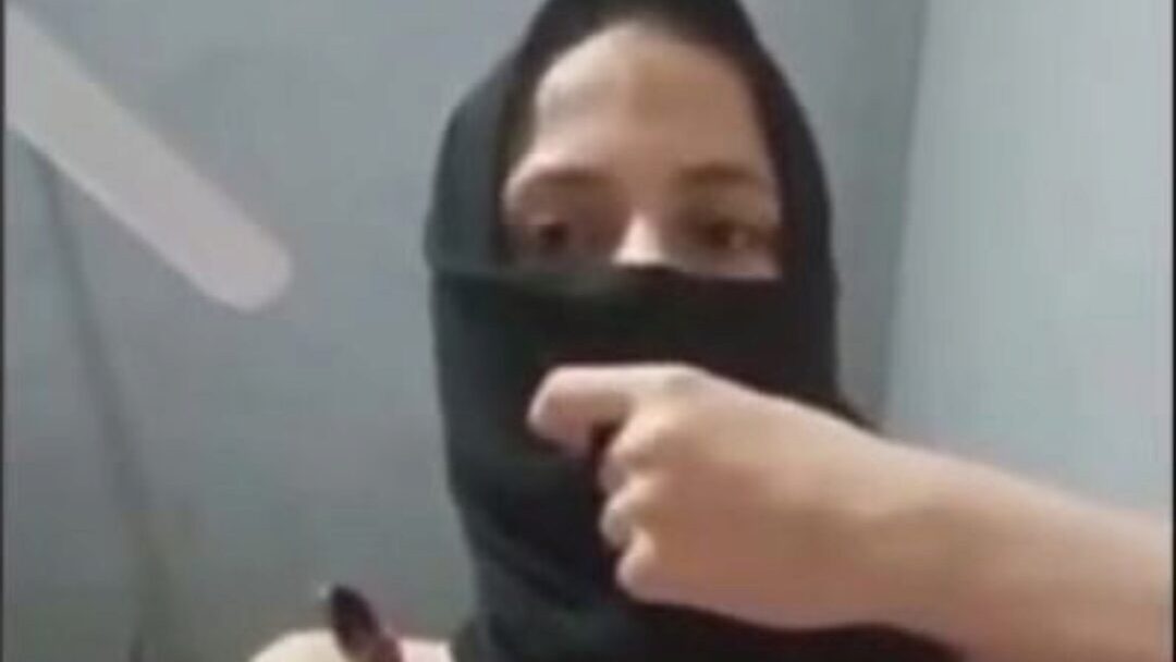 Iranian Arab, hidden camera, hawt hook-up nineteen